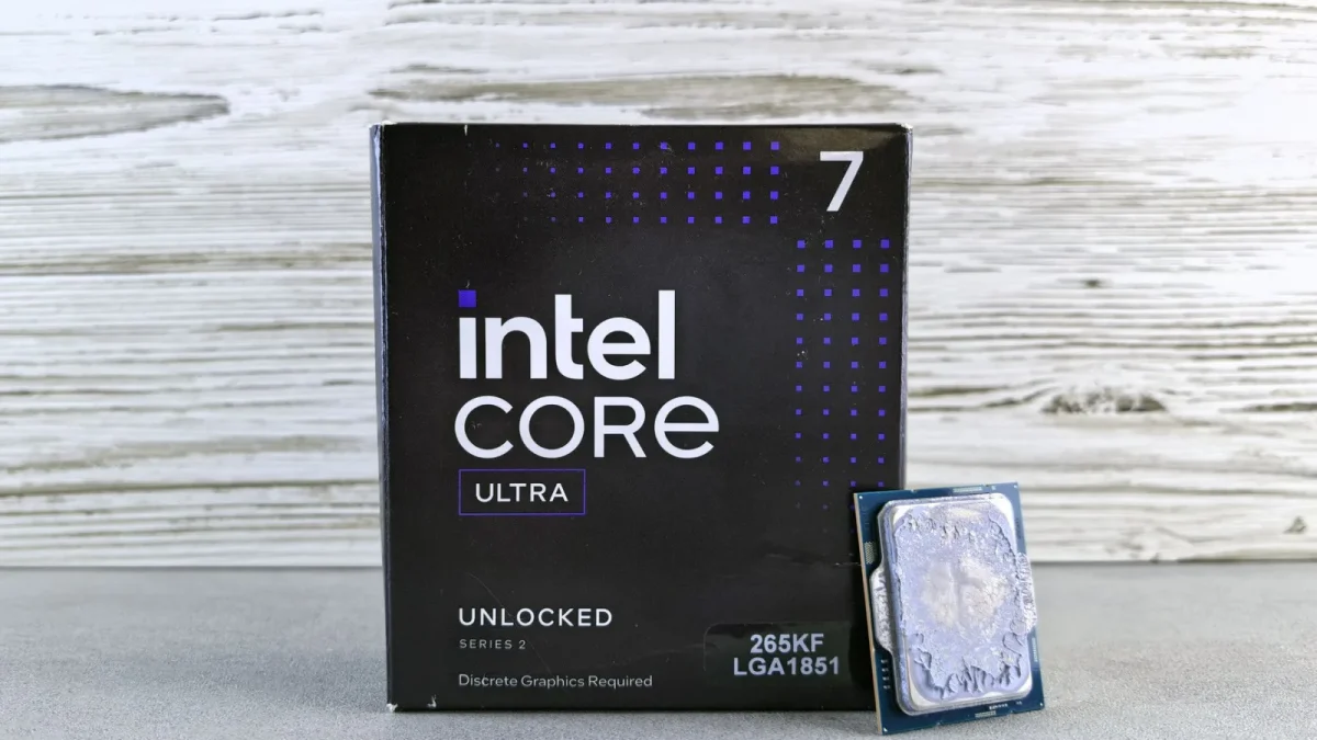 Intel Core Ultra CPU with packaging box, highlighting its high-performance capabilities.