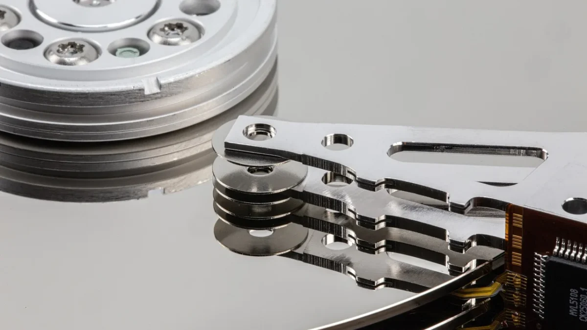 hard drive inside, hard disk, hard drive, hdd, magnetic storage, read head, data storage device, close up, 5 inch, readi